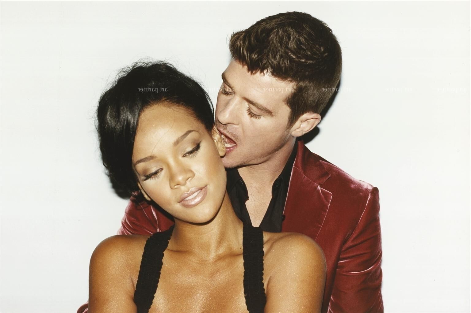 A sessão de fotos quente de Rihanna com Robin Thicke para a GQ