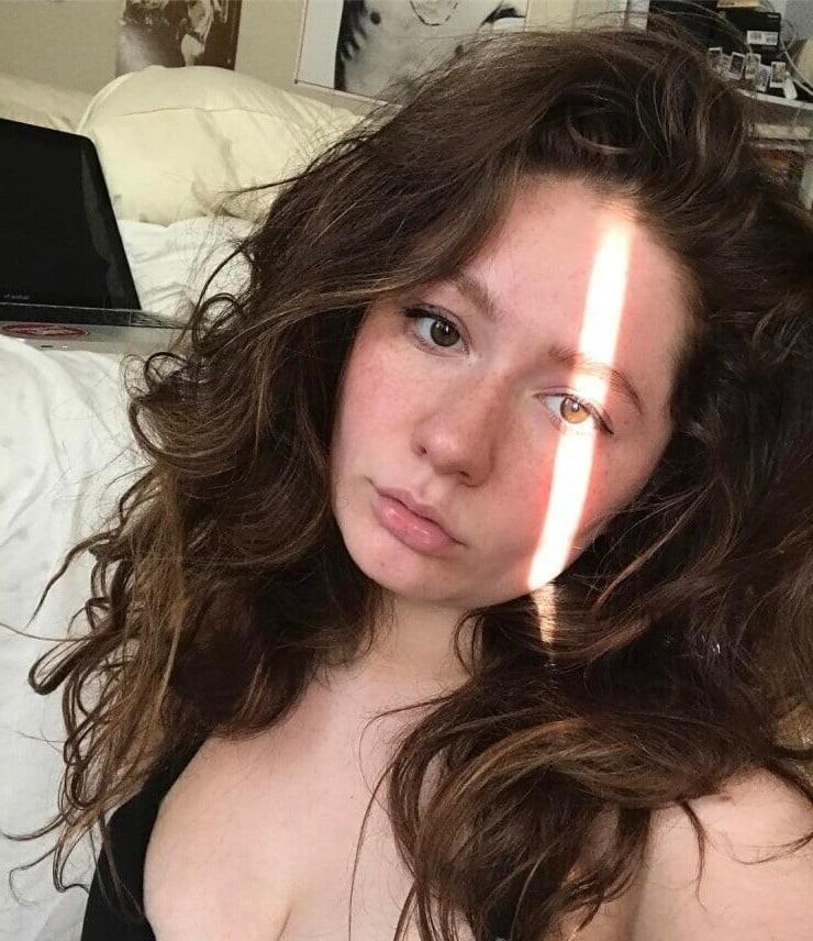 Emma Kenney Não é meu tipo habitual, mas