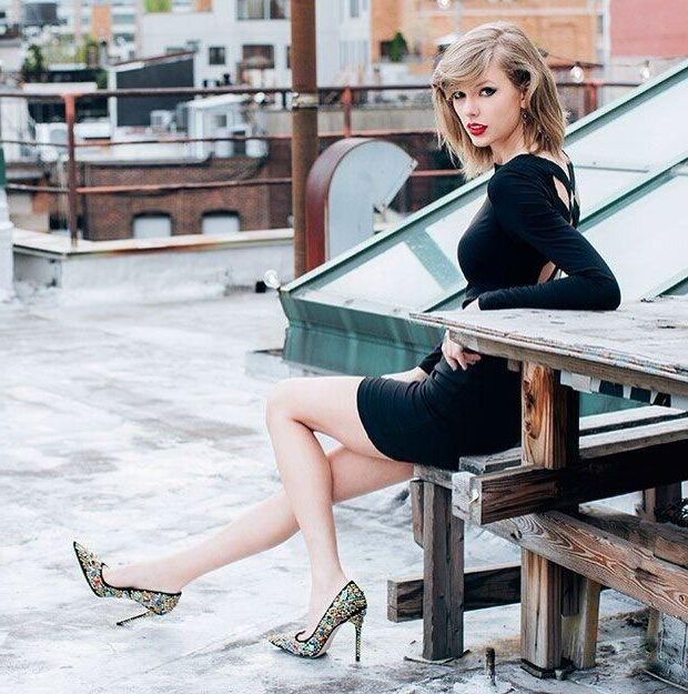 Pés de Taylor Swift: parte do motivo pelo qual fui enjaulado