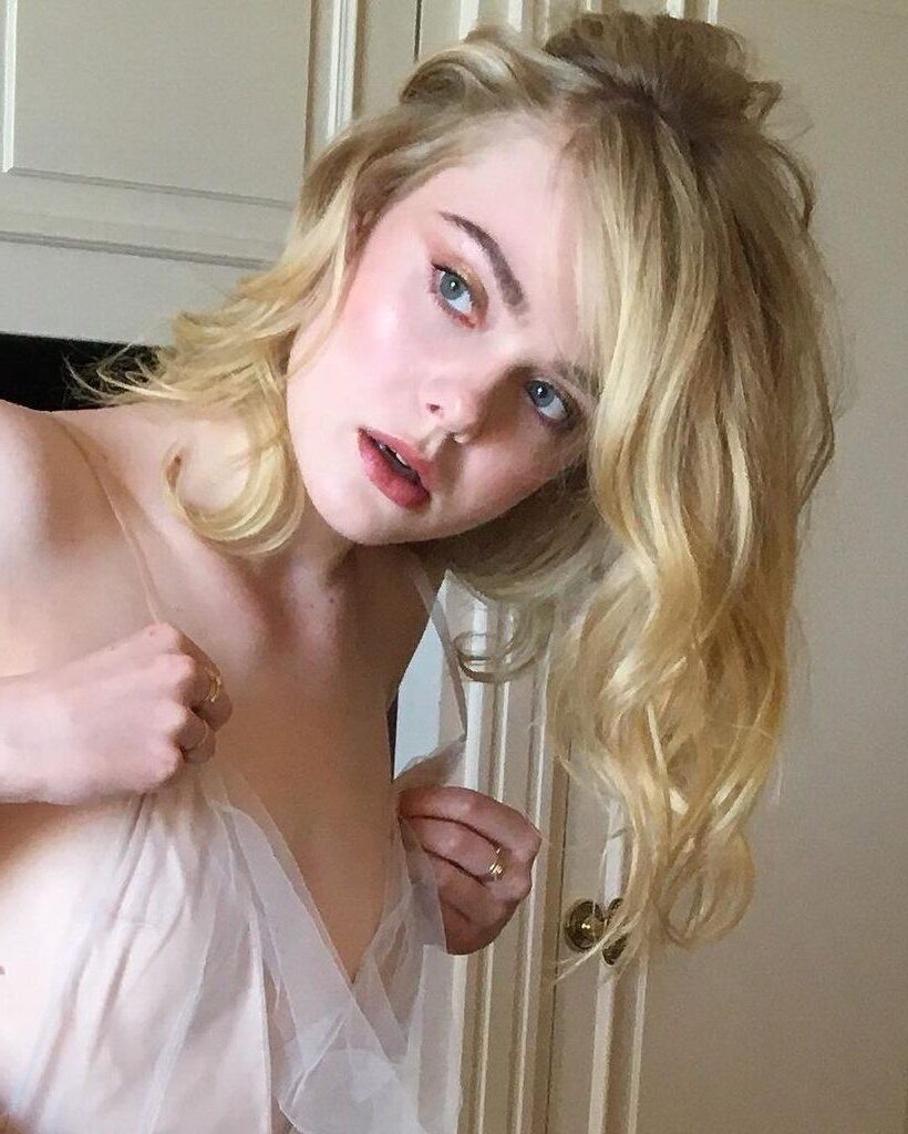 Сексуальная шлюшка Elle Fanning