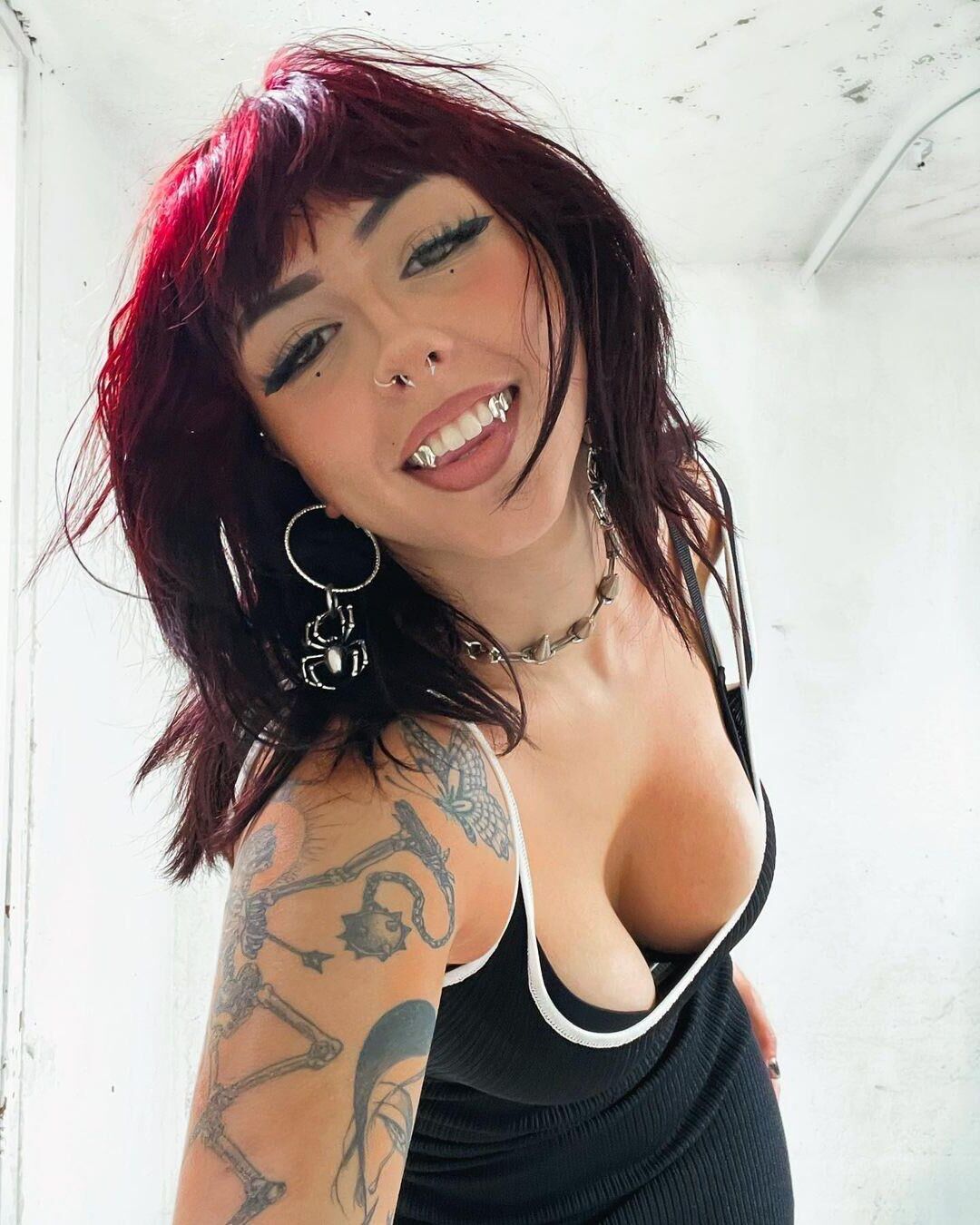 cantora gótica sexy