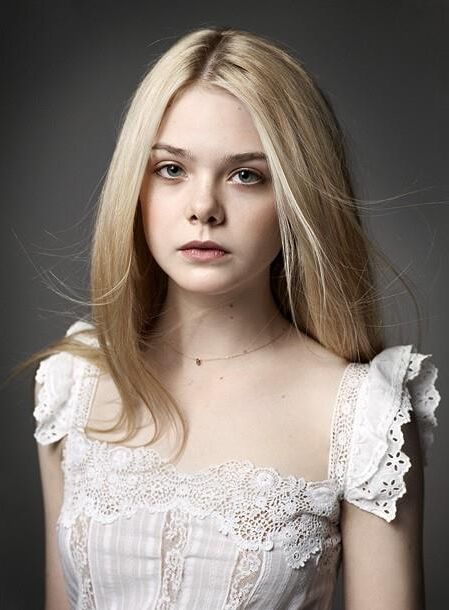 Сексуальная шлюшка Elle Fanning