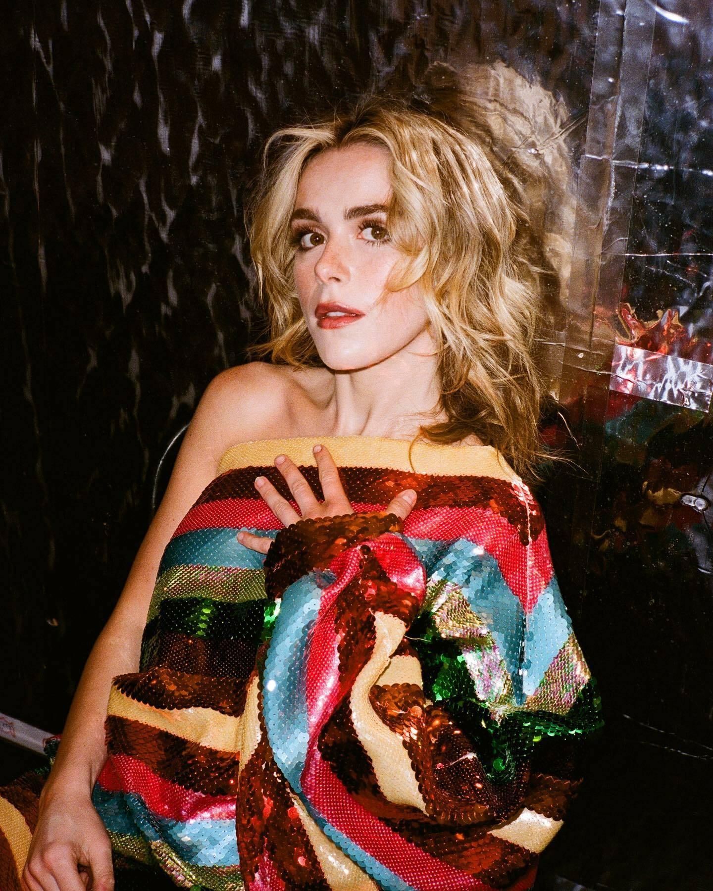 pequeno brinquedo de foda Kiernan Shipka