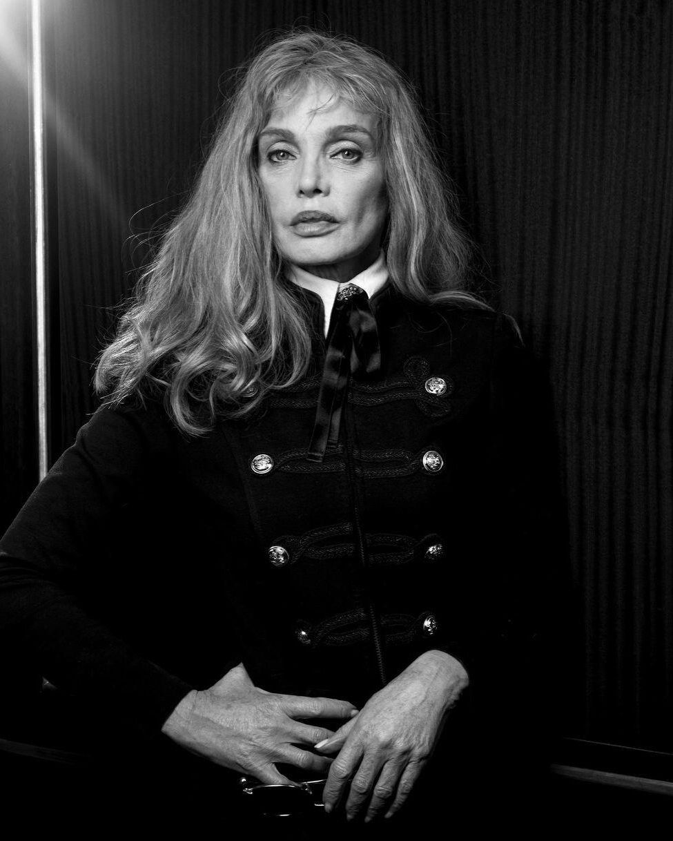 Unhas Arielle Dombasle