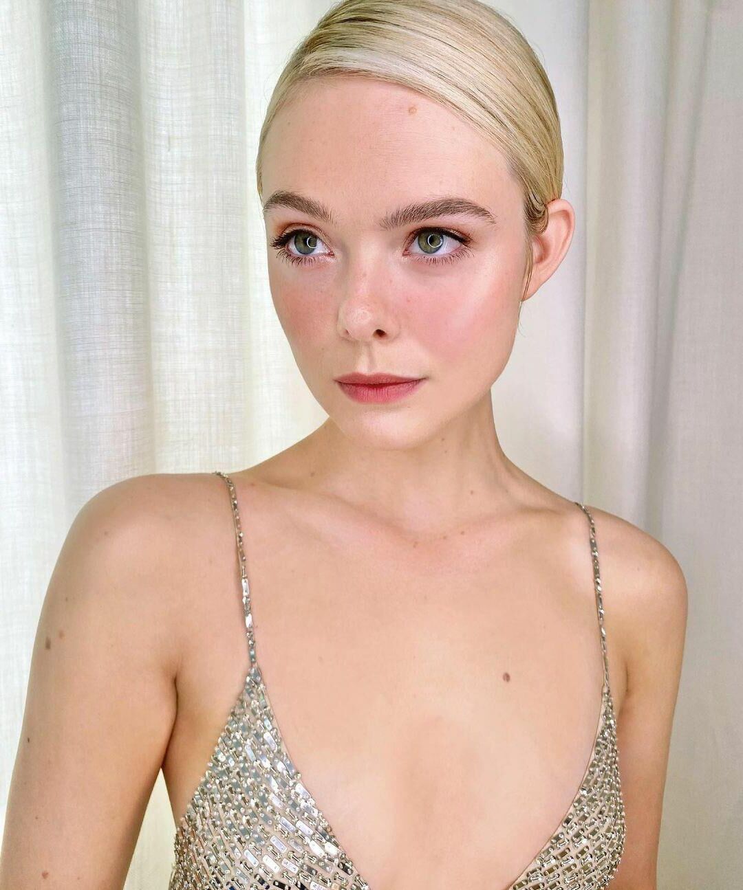 Сексуальная шлюшка Elle Fanning