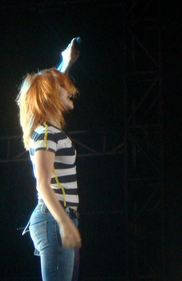 Hayley williams just begging for it 