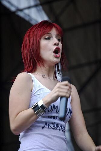 Hayley williams just begging for it 