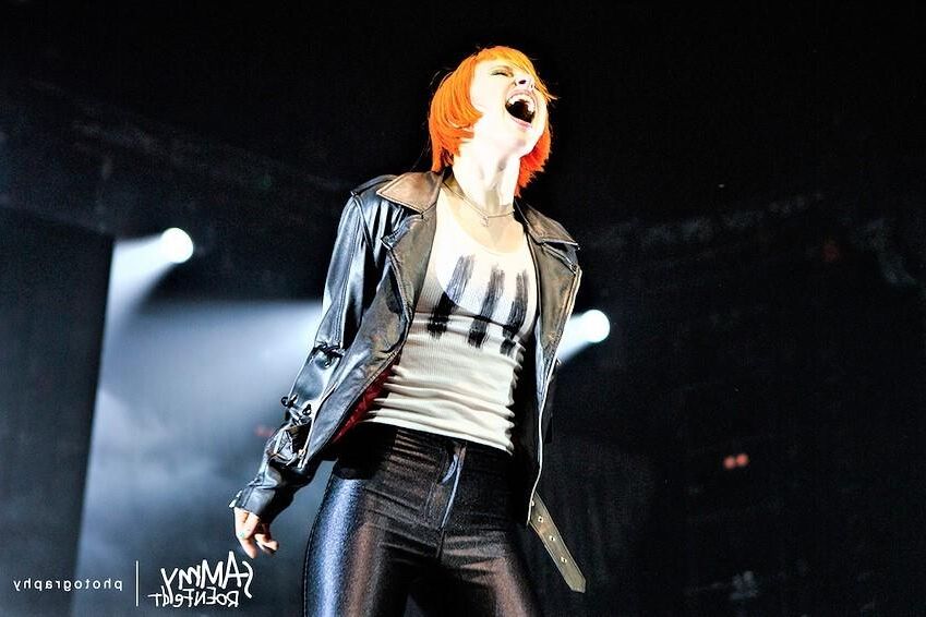 Hayley williams just begging for it 