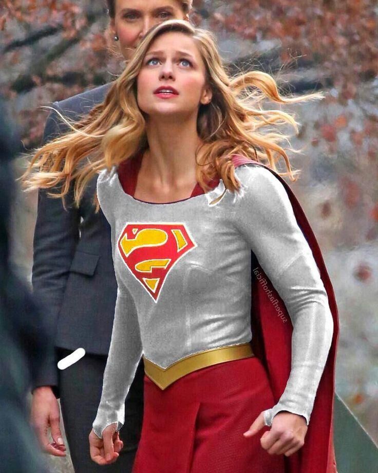 Supergirl varios disfraces