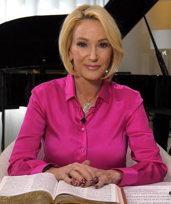 Paula White Caim