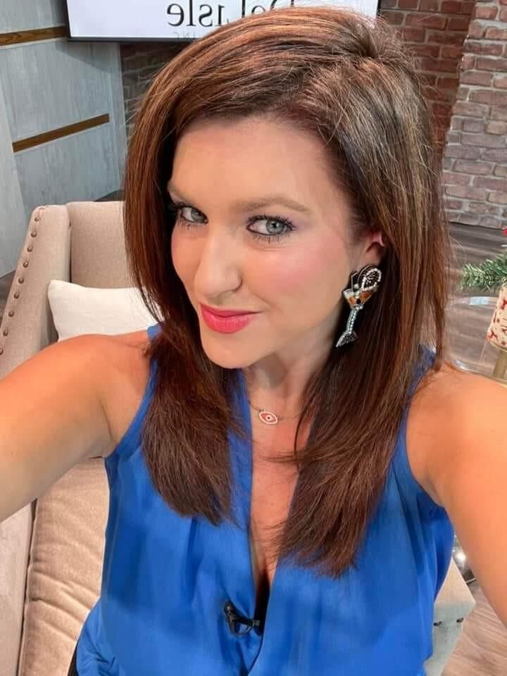 Gorgeous sexy news anchor Megan Heidlberg