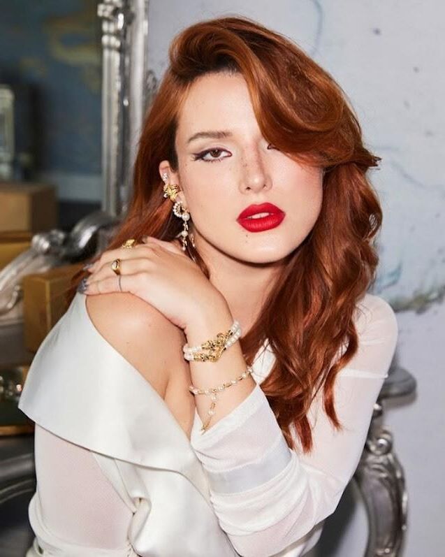 Bella Thorne.