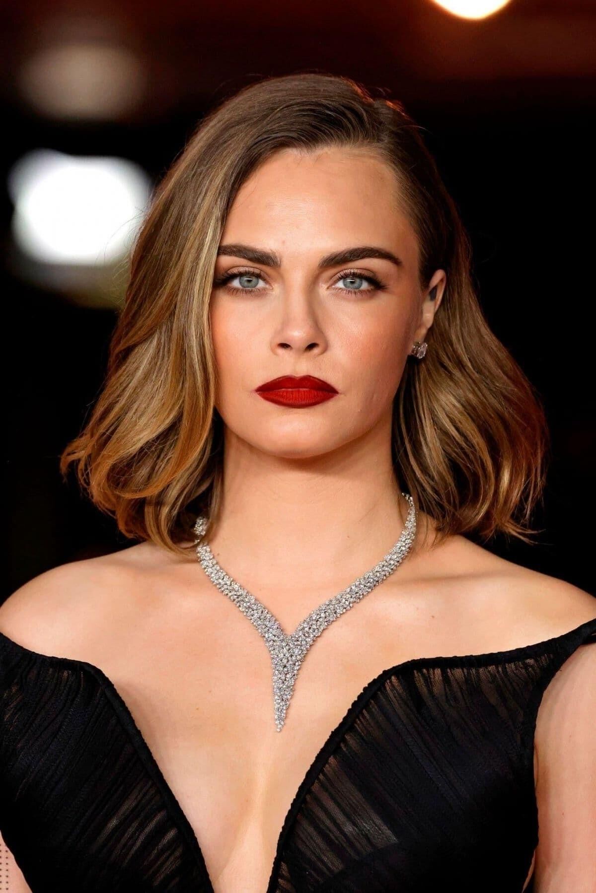 Mais tarde, Cara Delevingne