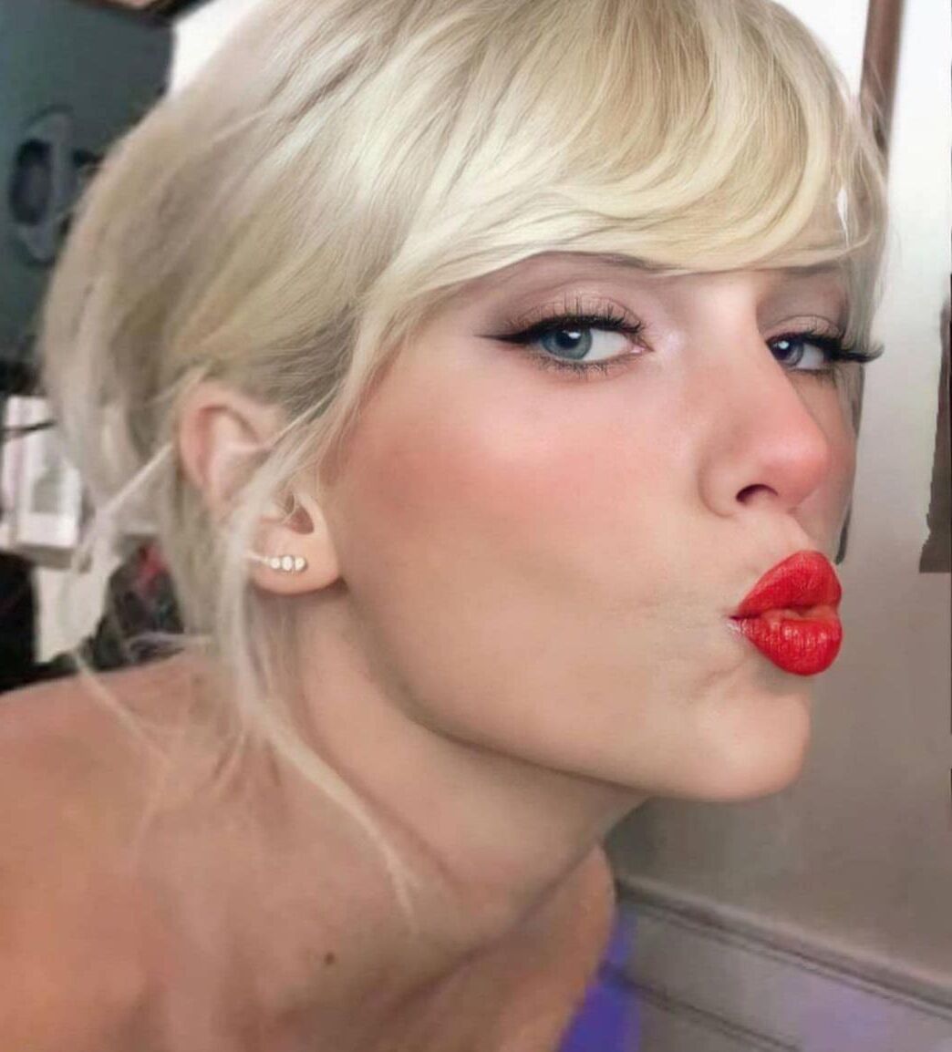 Face Porn: Goon e Simp para Taylor Swift Kiss e Duckface