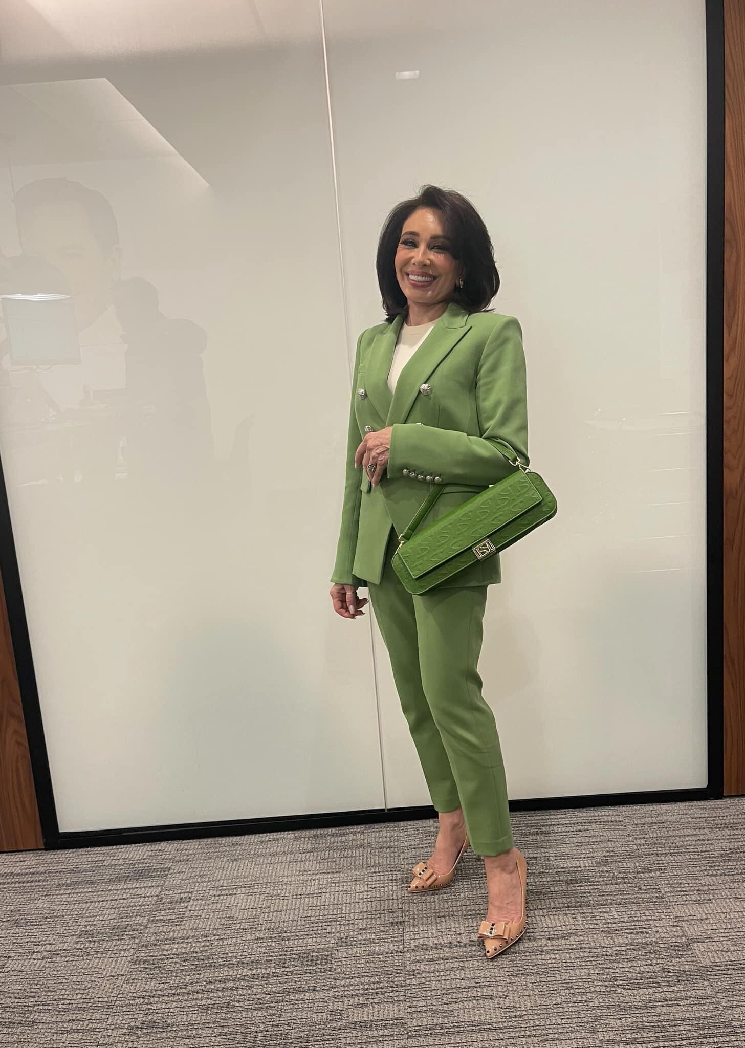 Ongles Jeanine Pirro