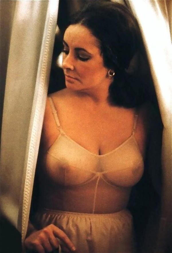 Tits Elizabeth Taylor