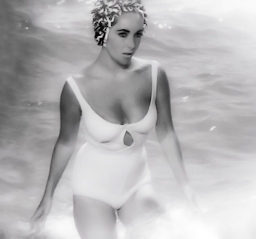 Tits Elizabeth Taylor