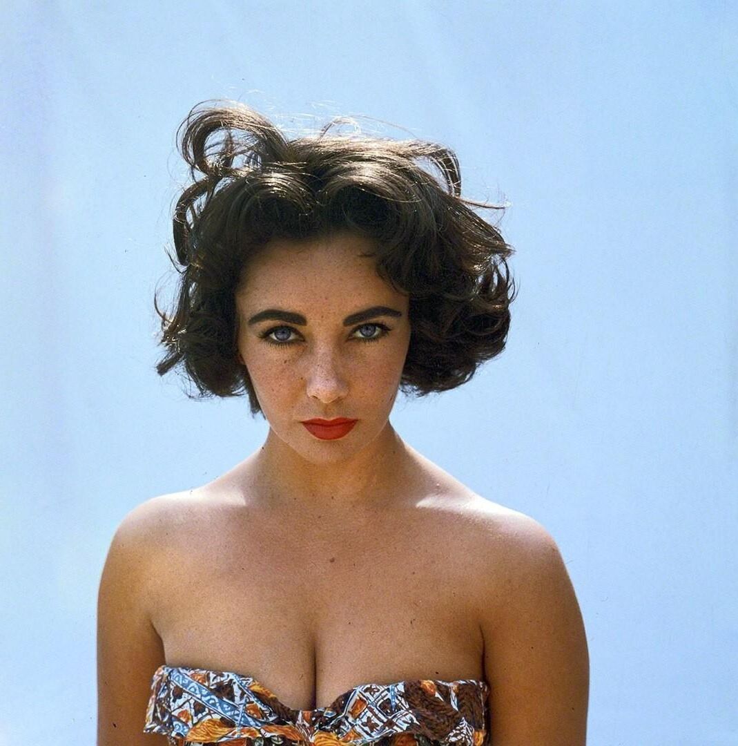 Tits Elizabeth Taylor