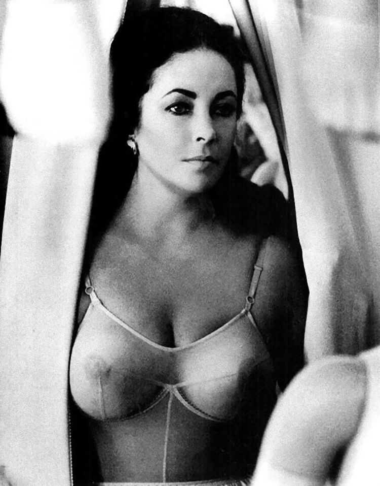 Tits Elizabeth Taylor