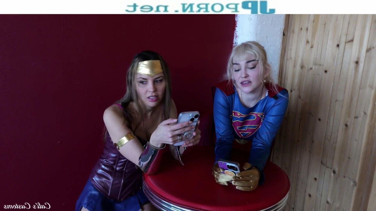 supergirl and wonder woman