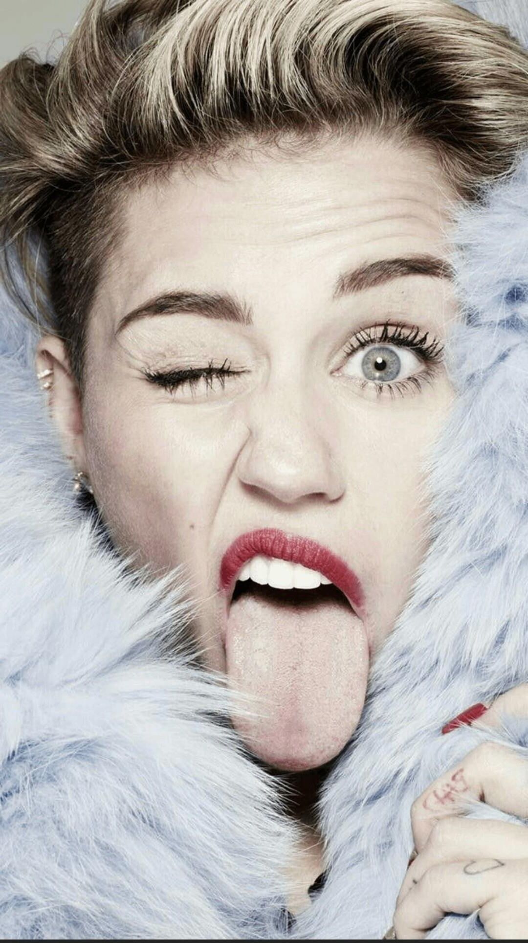 Miley Cyrus Língua