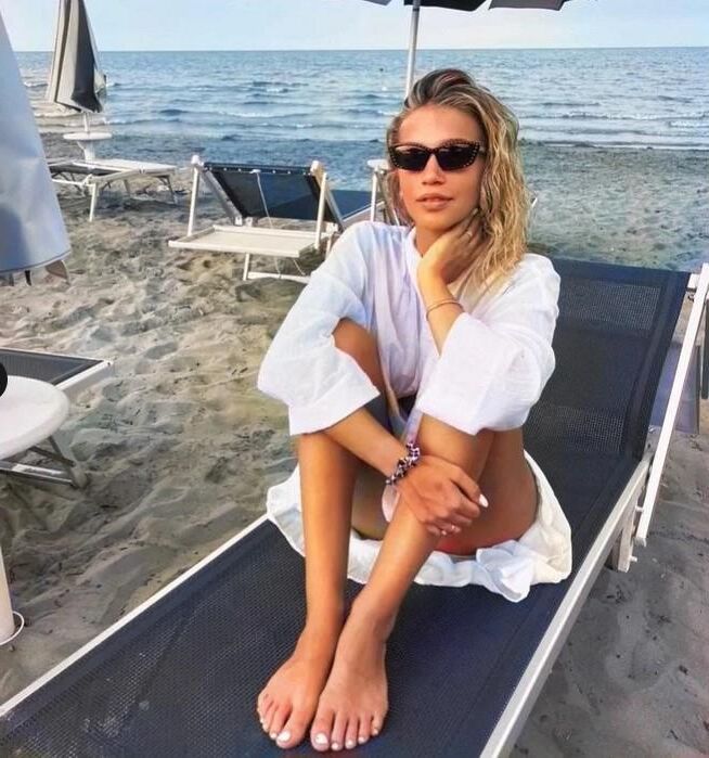 Alice De Bortoli Feet (random pics)