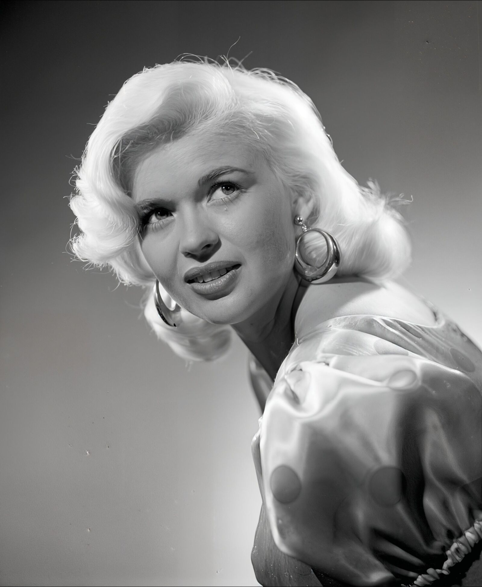 O rosto de Jayne Mansfield em ultra alta resolução II