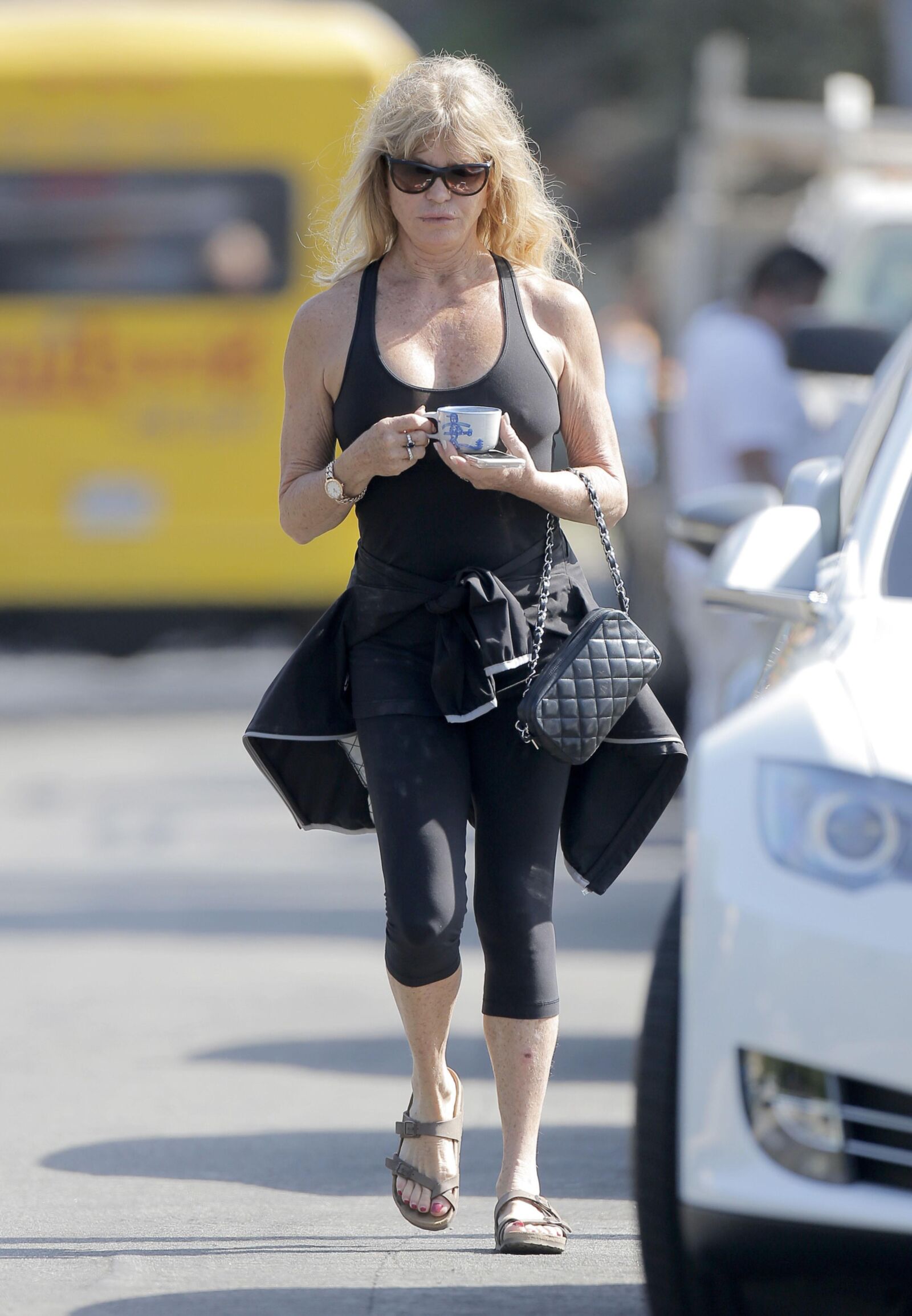 Goldie Hawn, MILF et Gilf, en jeans et leggings