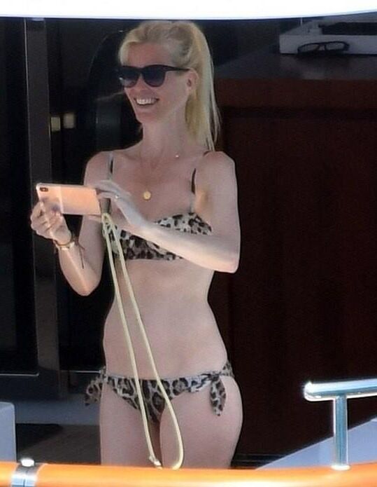 Claudia Schiffer Punheta Coleção Vol.