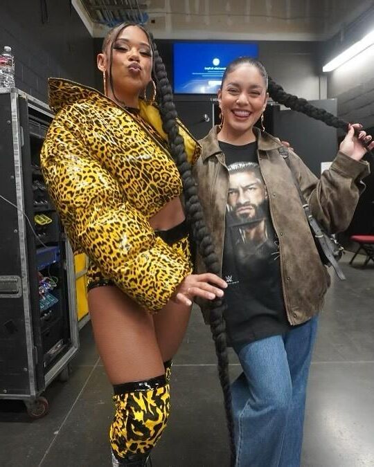 Vanessa Hudgens Instagram WWE Peitos grandes