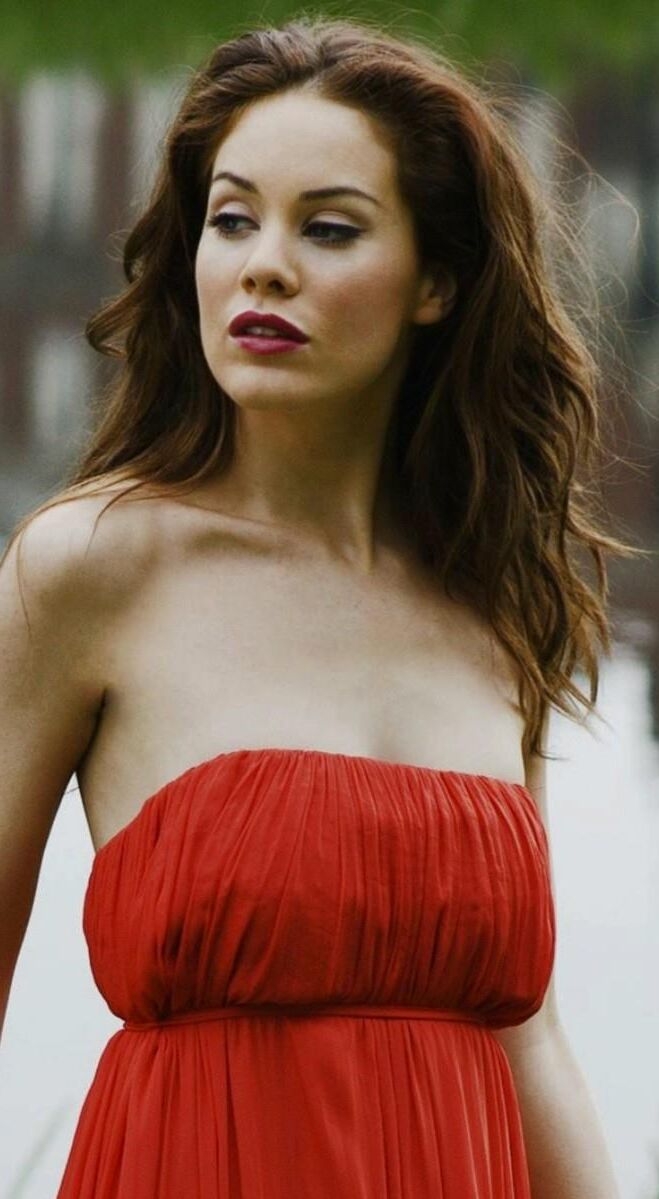 Roxanne McKee versch