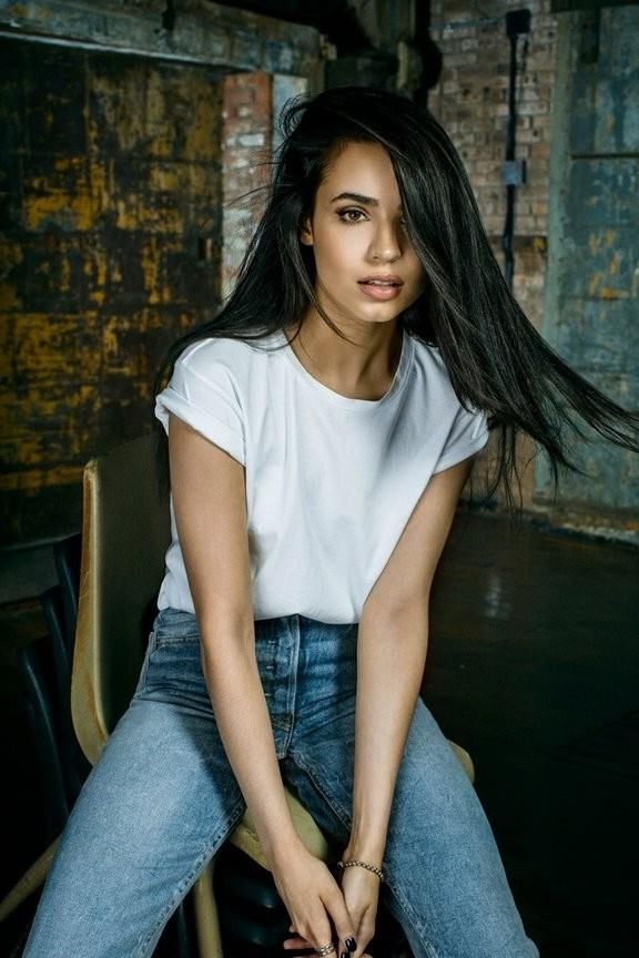 Sofia Carson 