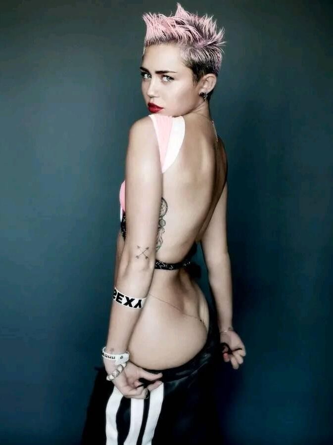 MILEY HOTNESS