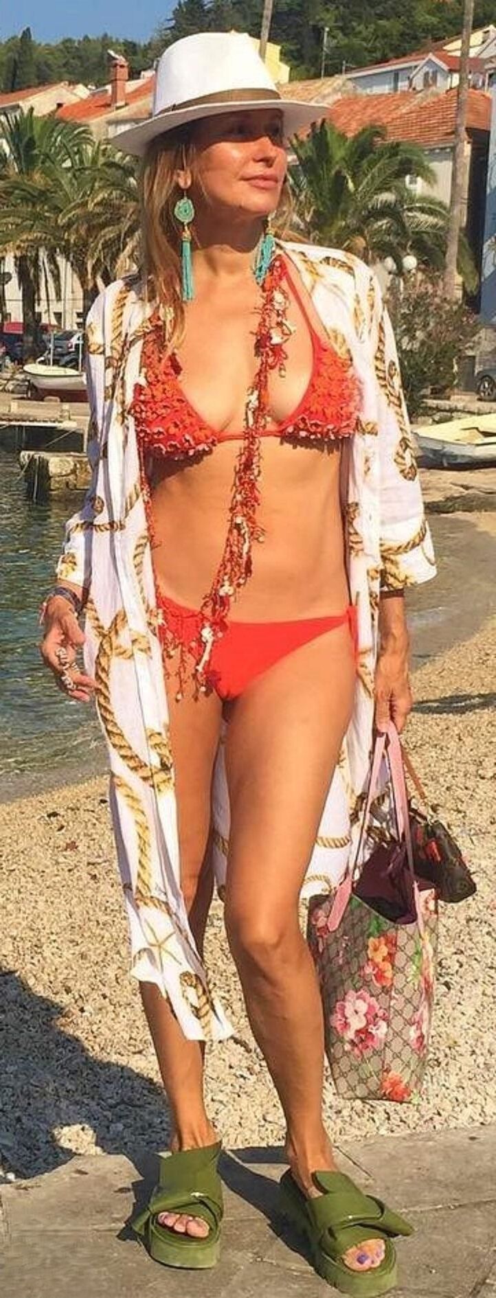 Belleza y presentadora de televisión serbia Snezana Dakic