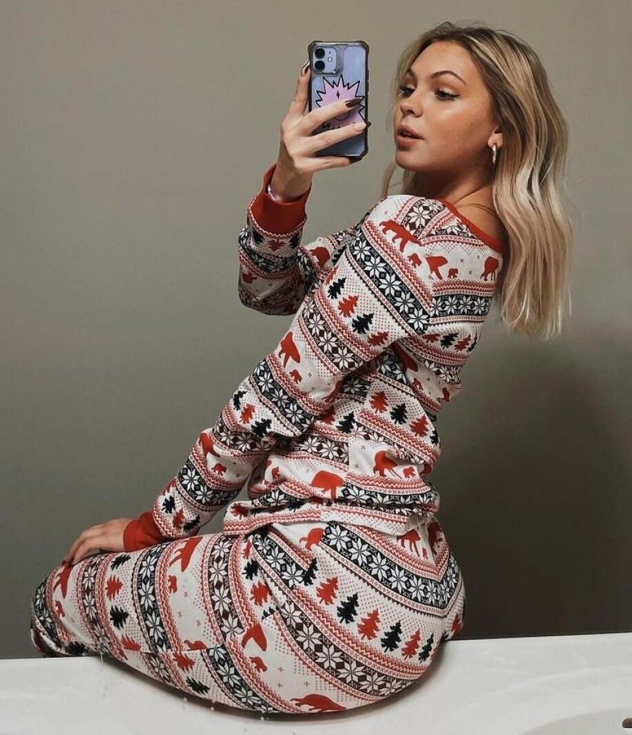 Avance navideño de Jordyn Jones.