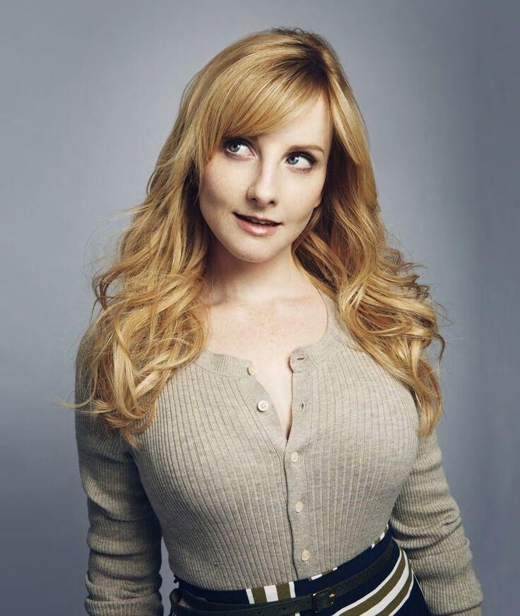 Flawless celebs Melissa Rauch