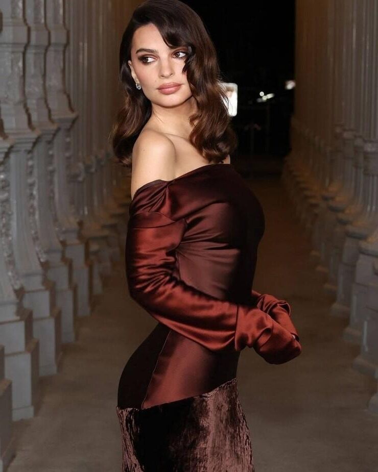 Vestido de Emily Ratajkowski