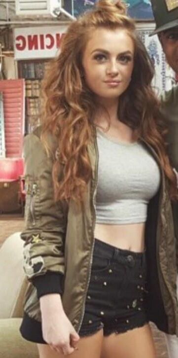 Maisie Smith Photo #