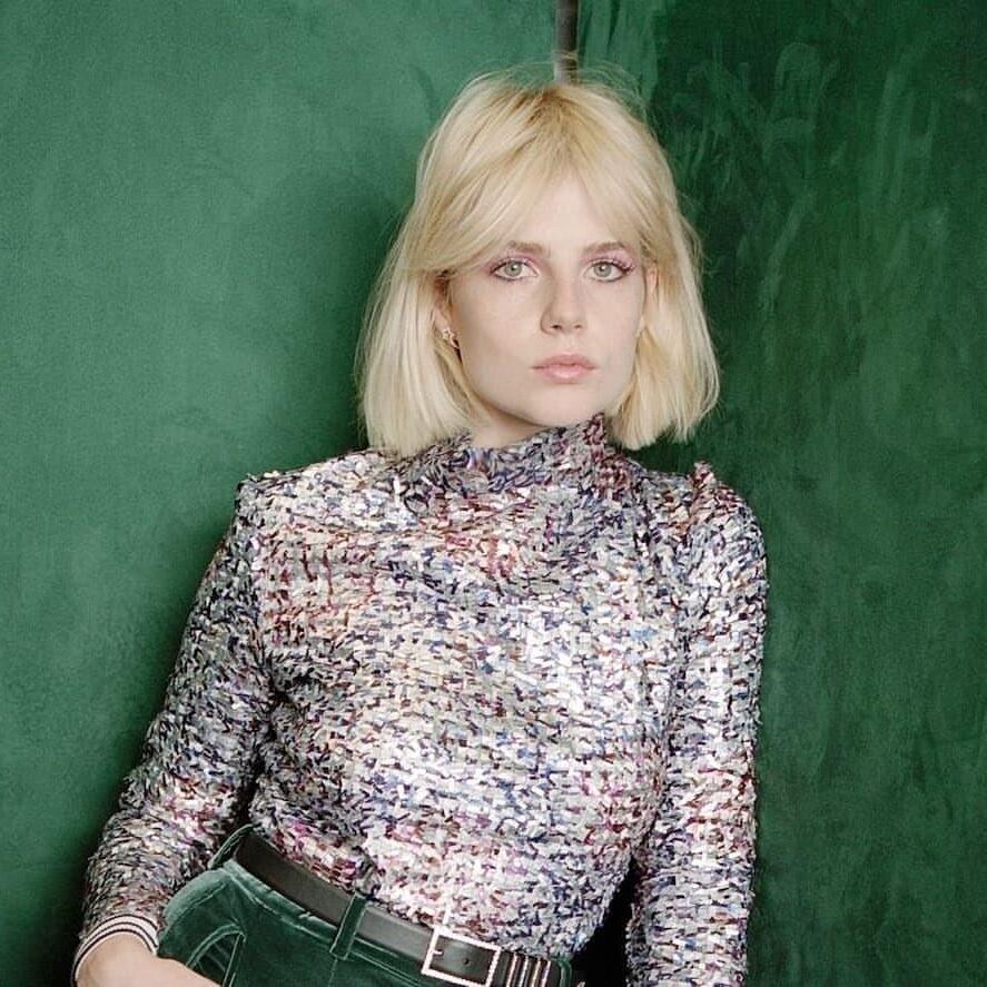 Lucy Boynton Mulher deslumbrante