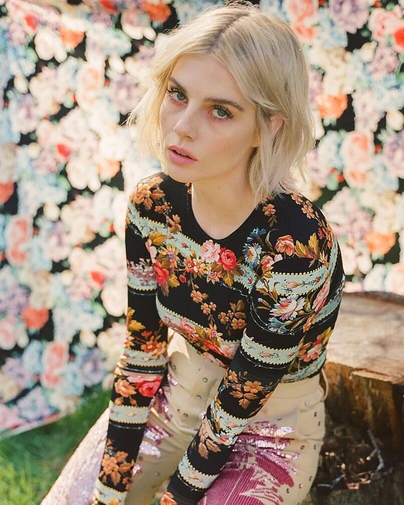 Lucy Boynton Mulher deslumbrante