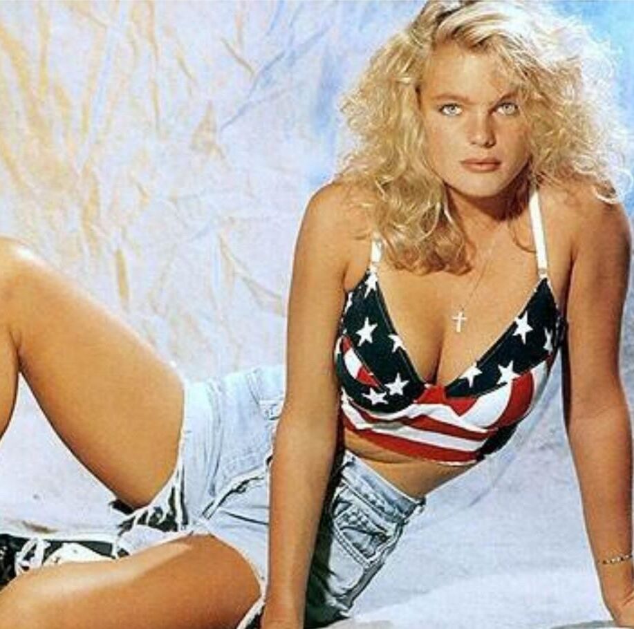 Foto de Erika Eleniak