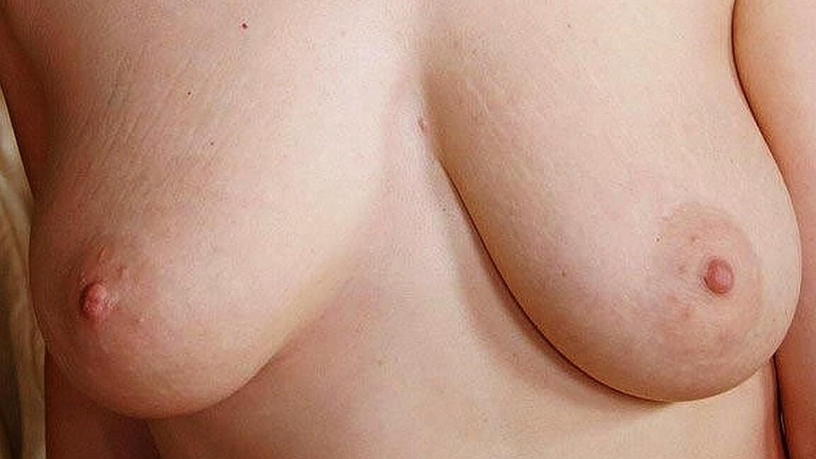 Les seins d'Adrianna