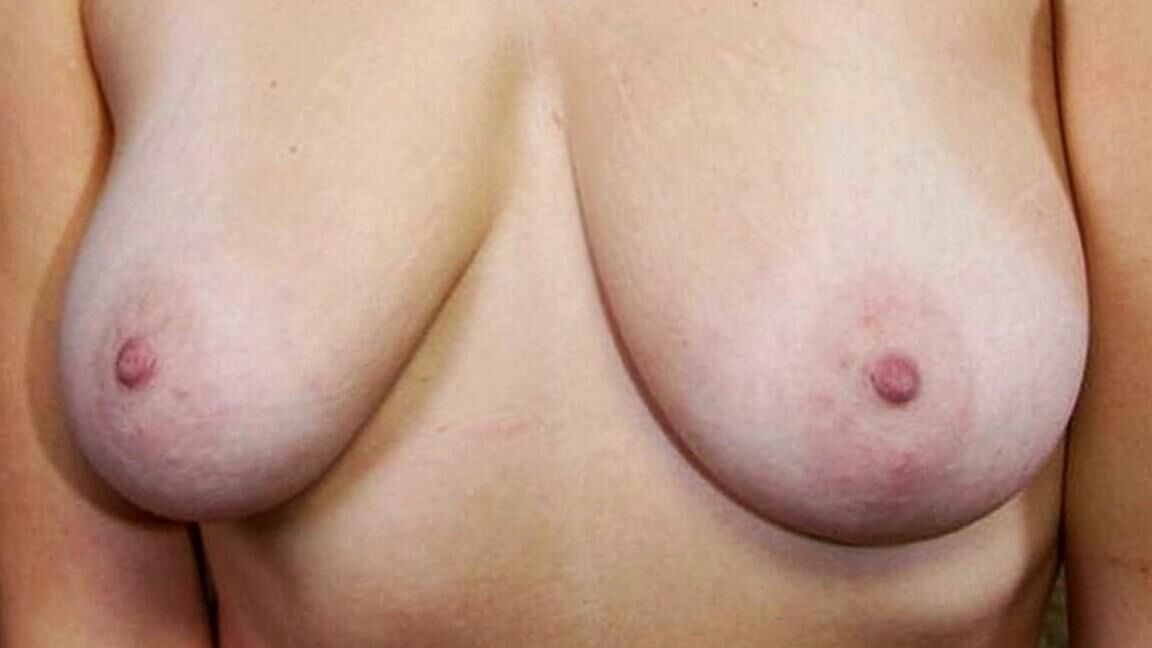 Les seins d'Adrianna