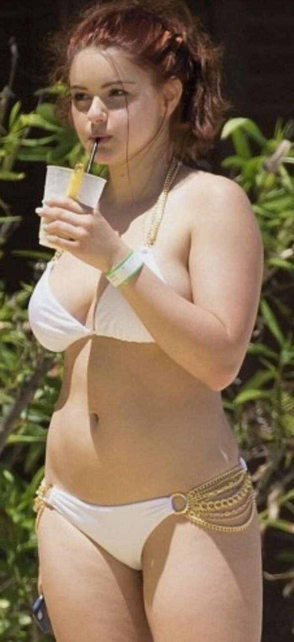 Ariel Winter Photo #