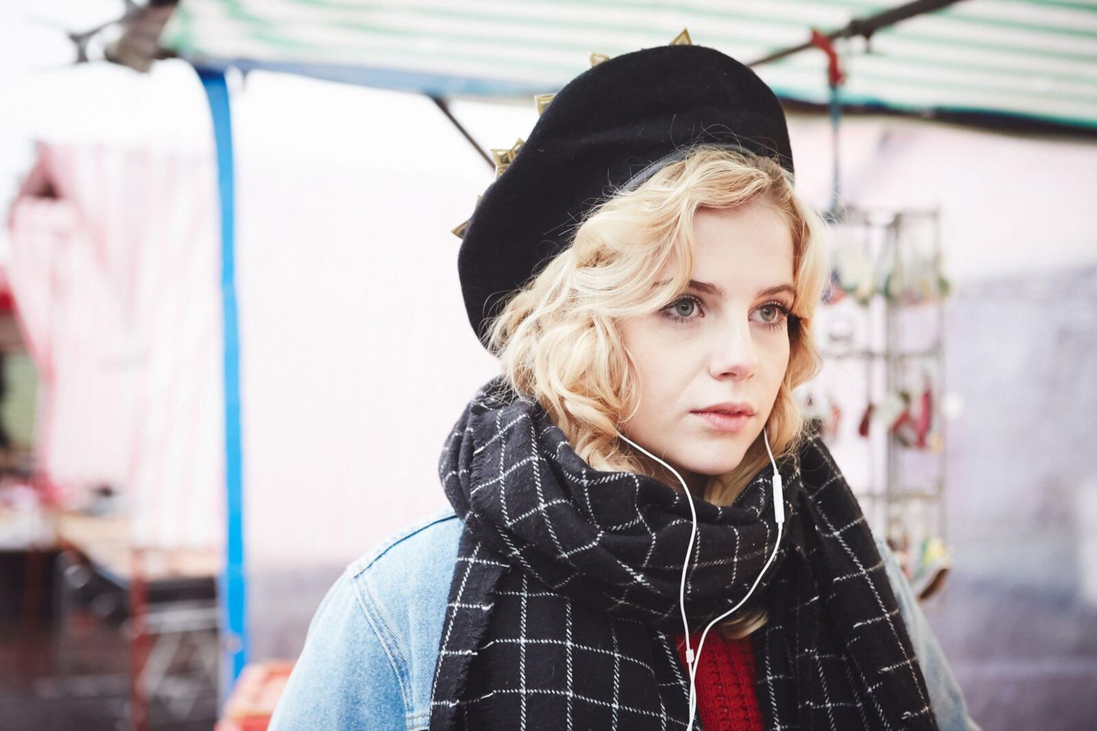 Colección de fanáticos de Lucy Boynton