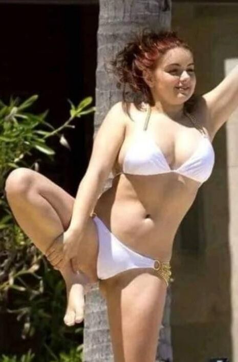 Ariel Winter Photo #