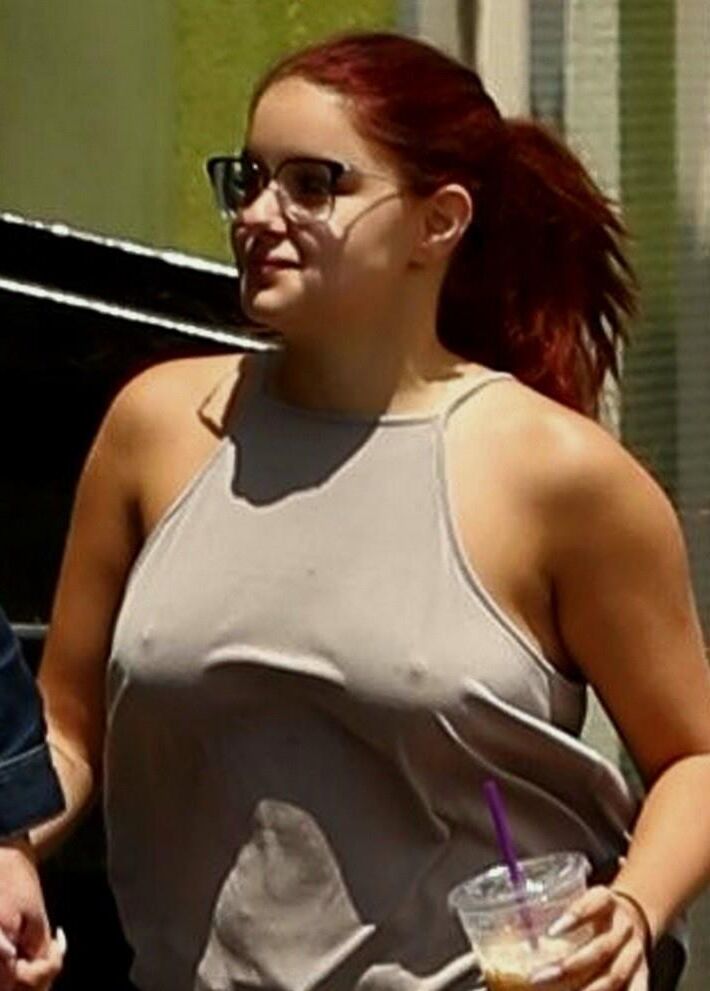 Ariel Winter Photo #