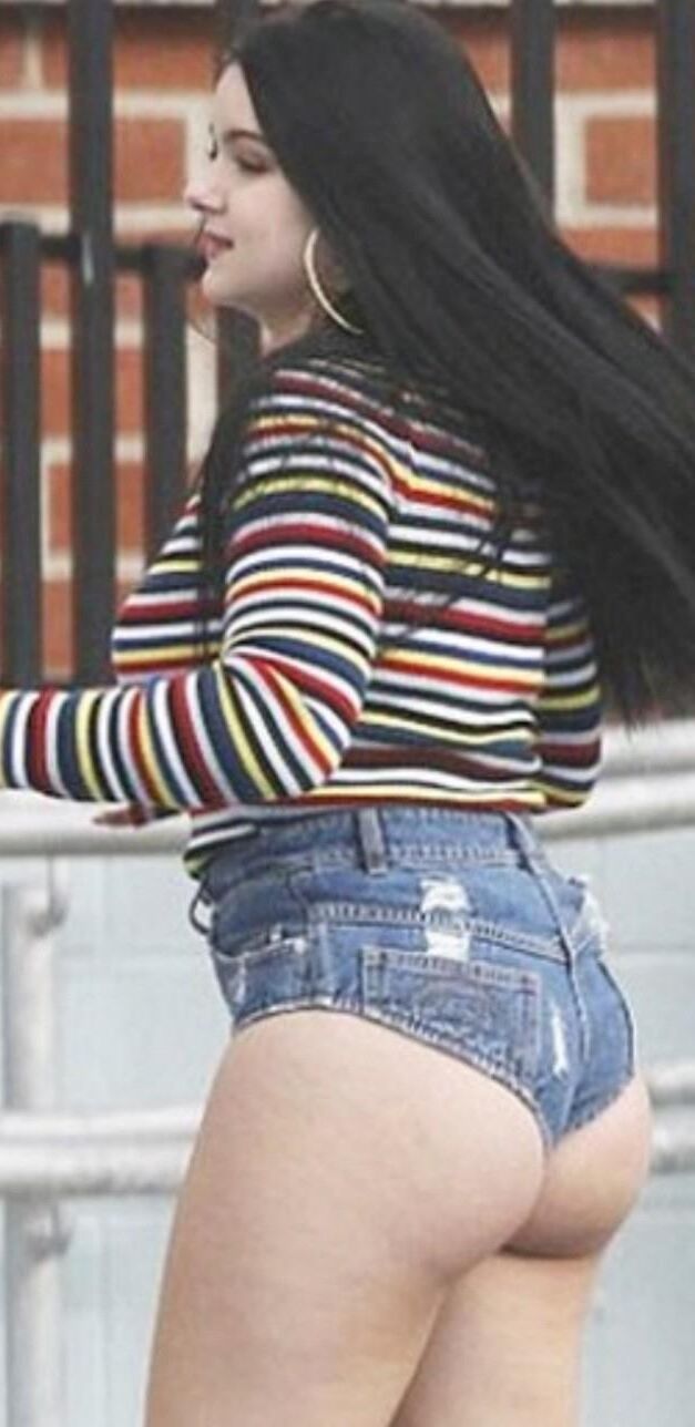 Ariel Winter Photo #