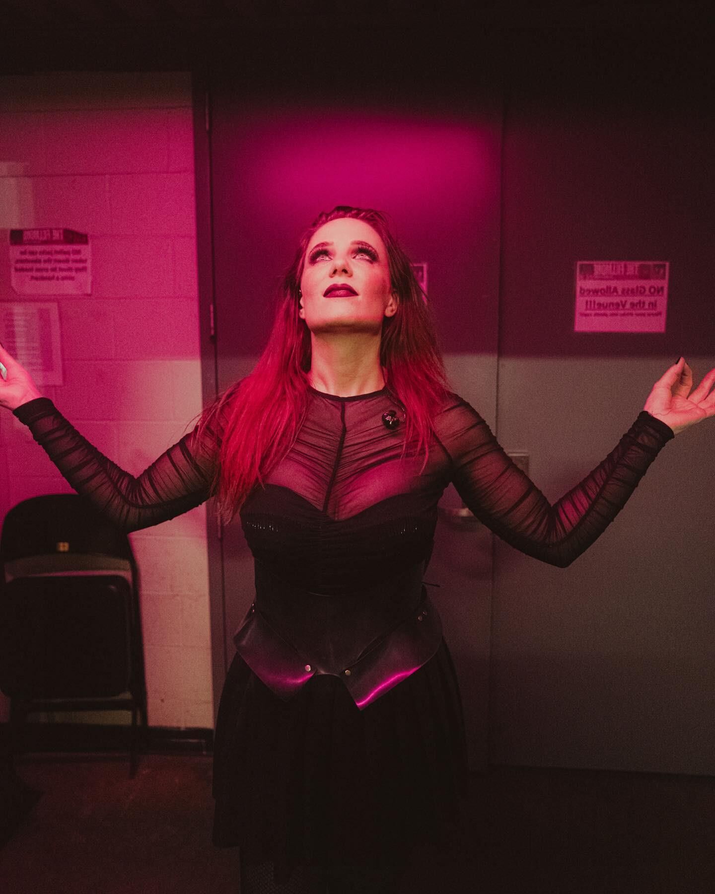 Simone Simons (niederländischer Sänger) ()