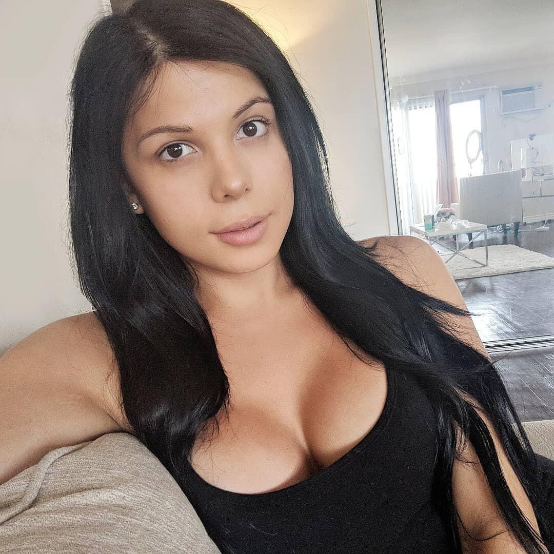 Blaire White ()